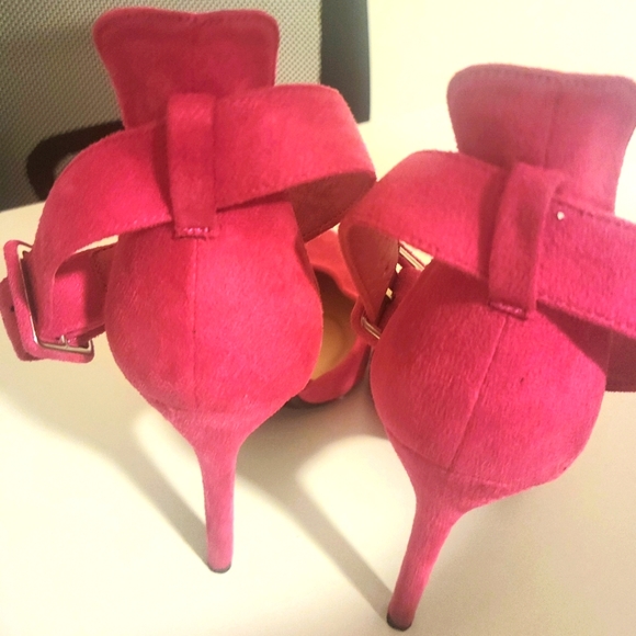 Velvet Pumps - Picture 3 of 5